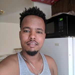 Meet your Posher, Yonas